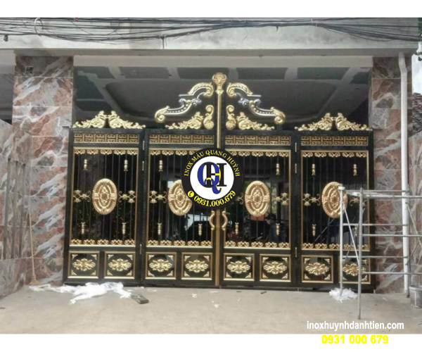 Cổng Inox Màu PVD Tại Dĩ An– Xu Hướng Thiết Kế Nhà Hiện Đại