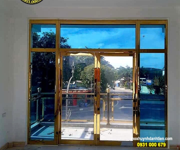 Cửa Kính Khung Inox Theo Kích Thước Cho Showroom Và Văn Phòng Thuận An 