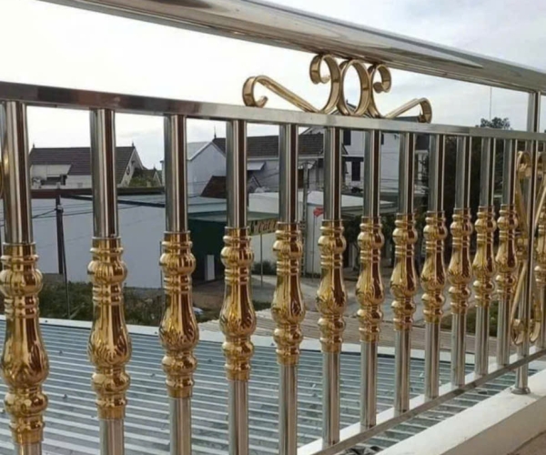 Mẫu Lan Can Inox Mạ Vàng PVD Đẳng Cấp Tại Huyện Cần Giờ
