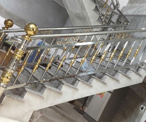 Thi Công Cầu Thang Inox Mạ Vàng PVD Tại Bình Phước | Giá Xưởng
