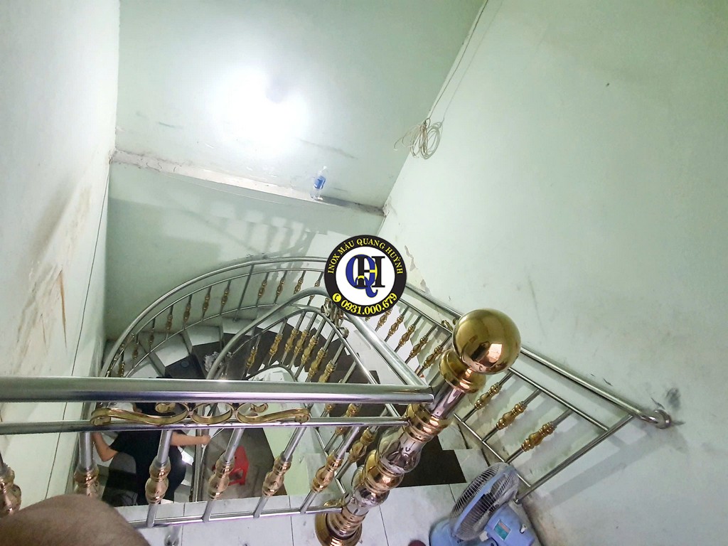 Thi công cầu thang inox giá rẻ thủ dầu một, mẫu cầu thang inox đẹp