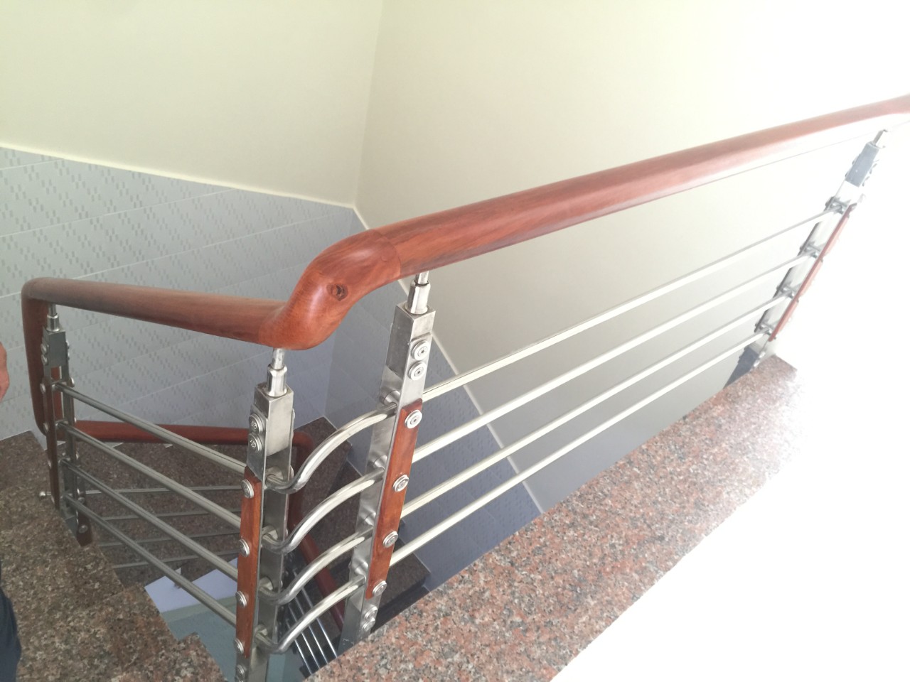 Xưởng Lan Can Inox Mạ Màu Bàu Bàng Bình Dương | Đẹp - Bền - Giá Gốc